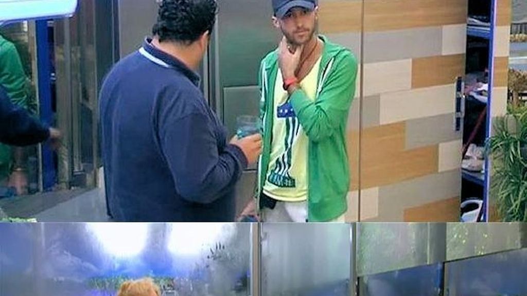 Luis charlando con Fran y Paco