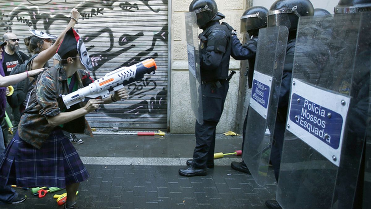 Enfrentamientos en el barrio de Gràcia de Barcelona