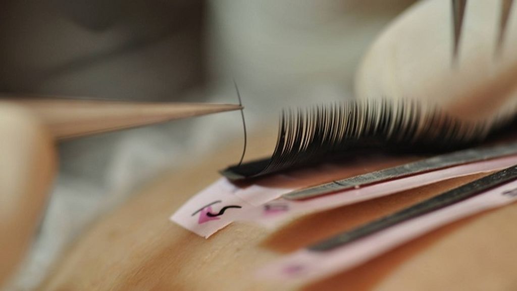 extensiones de cejas