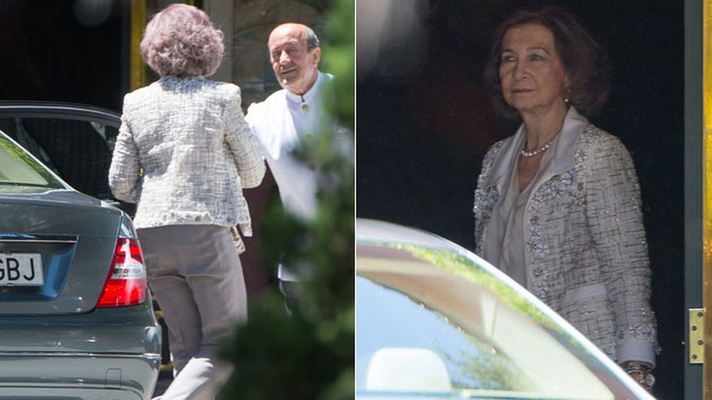 Doña Sofía eligió un traje de chaqueta y pantalón