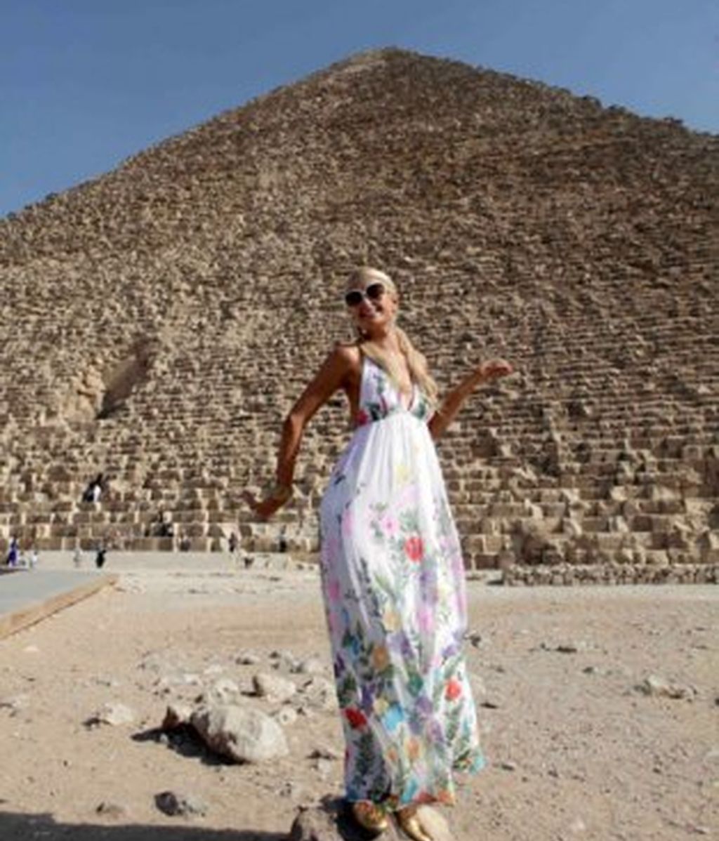 Paris Hilton se cree Cleopatra