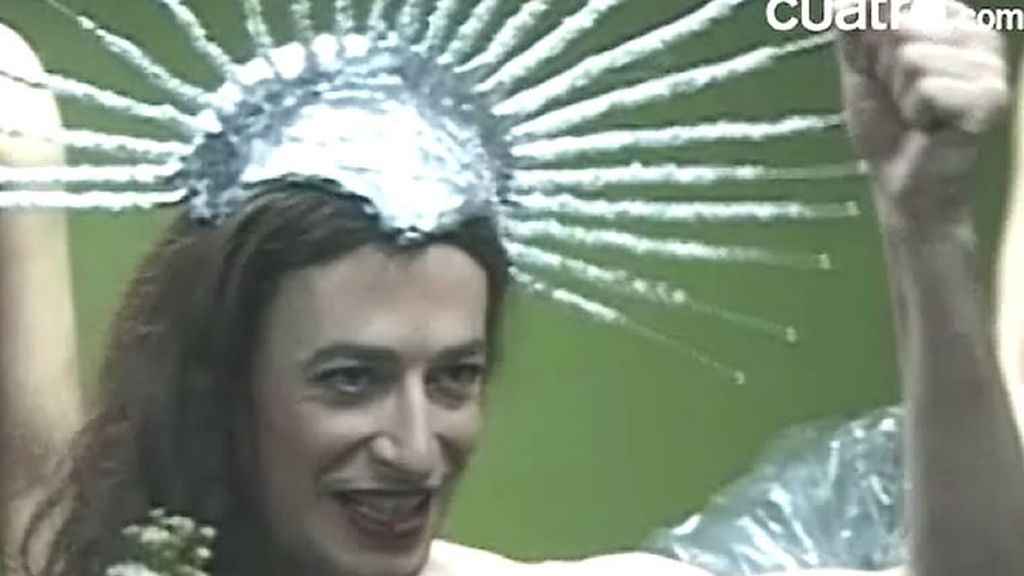 Ashley se traviste