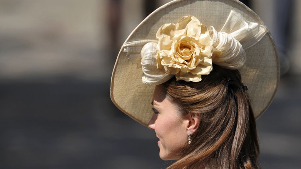 Estilismos desacertados en la boda de Zara Phillips