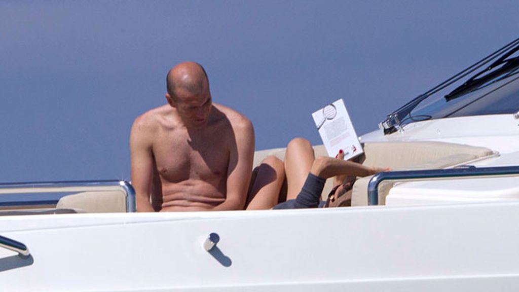 Figo y Zidane, vacaciones en el mar