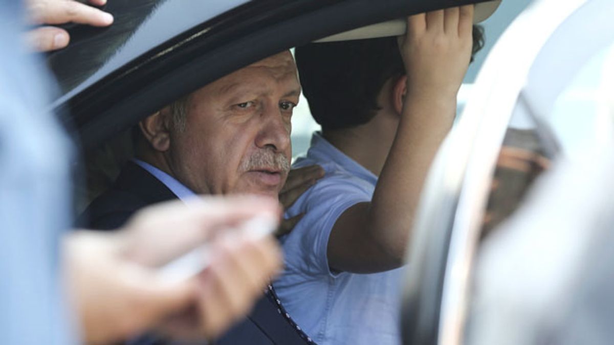 Recep Tayyip Erdogan, intento de golpe de Estado en Turquía Recep Tayyip Erdogan, intento de golpe de Estado en Turquía