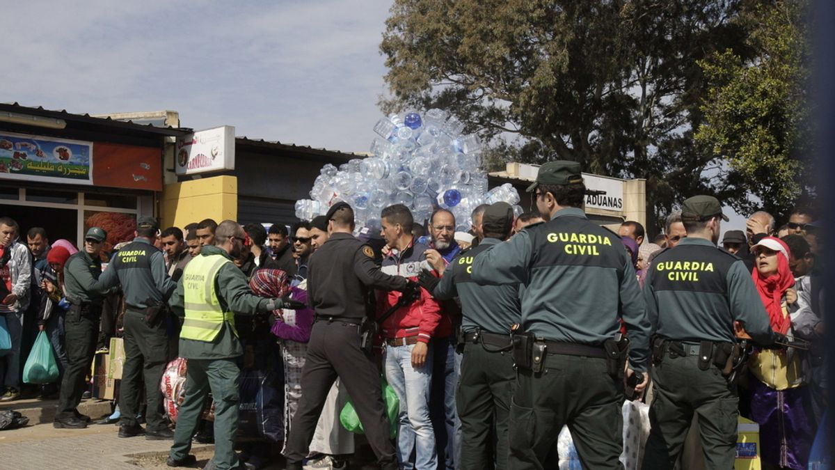 Cierre de la frontera de Melilla por una alerta de avalancha