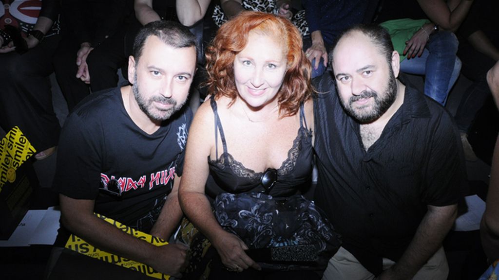 Los directores Félix Sabroso y Dunia Ayaso junto al actor Jorge Calvo