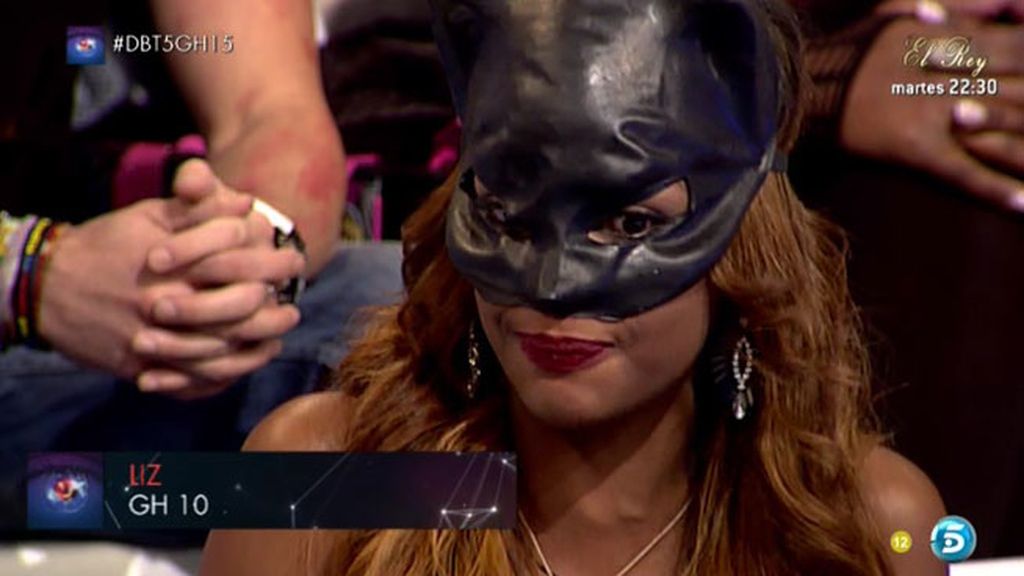 Las gradas del debate celebran Halloween