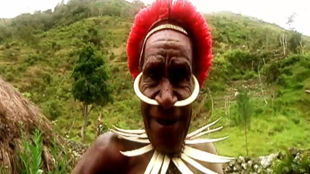 La tribu Dani y korowai en imágenes