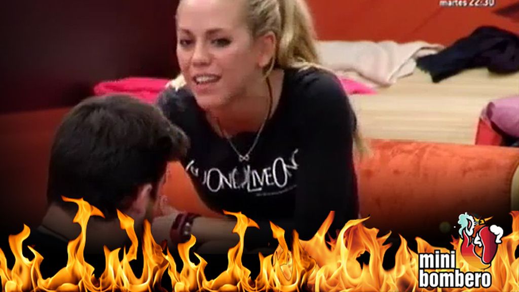 Jonathan, a Yoli: “Reconozco que me gustas pero estoy jugando contigo”