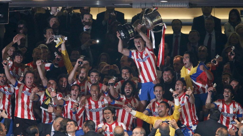 Los jugadores del Atlético de Madrid celebran su victoria