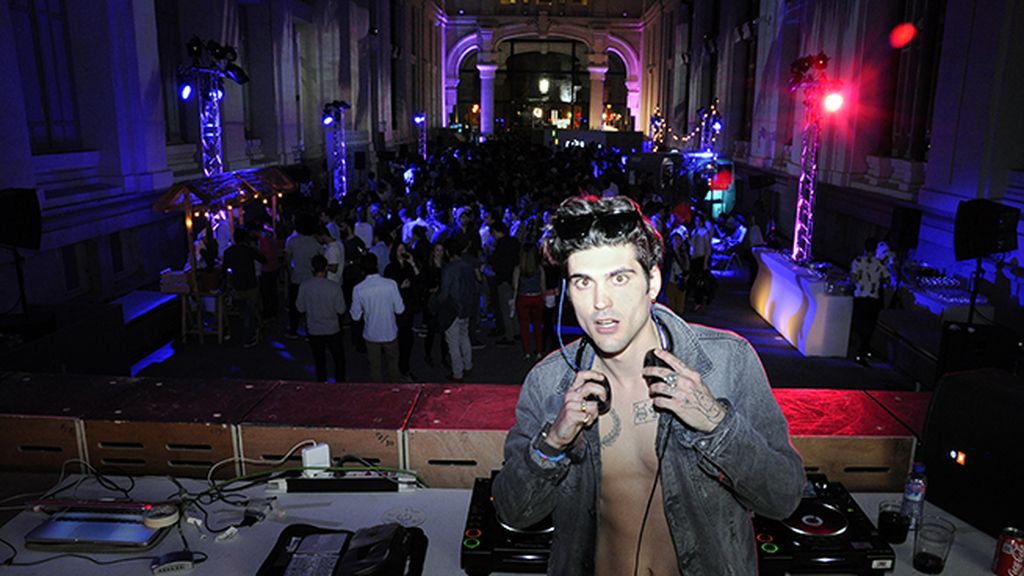 Fidel Delgado fue el Dj que hizo temblar el Palacio de las Comunicaciones