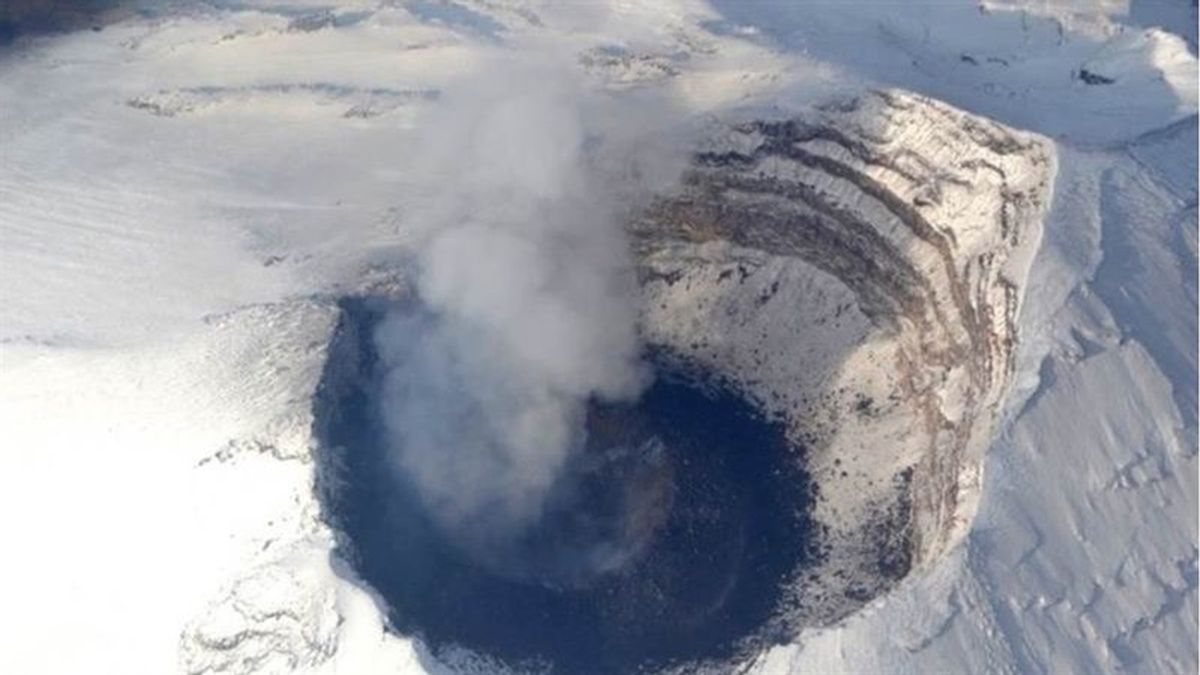 Las explosiones del Popocatépetl han excavado un cráter de 40 metros