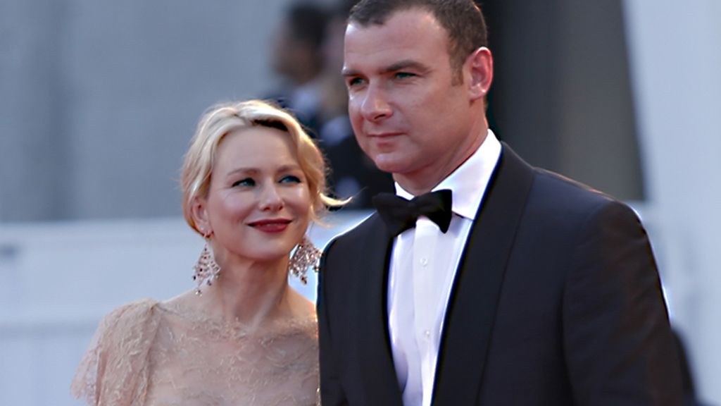Naomi Watts, enfundada en un Marchesa