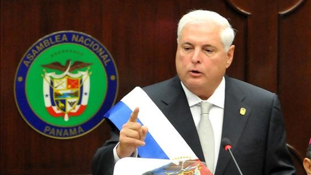 El presidente de Panamá, Ricardo Martinelli, asiste al acto inaugural de la segunda legislatura del segundo periodo de sesiones ordinarias de la Asamblea Nacional de Panamá, en la que rinde un informe a la nación, en Ciudad de Panamá. EFE