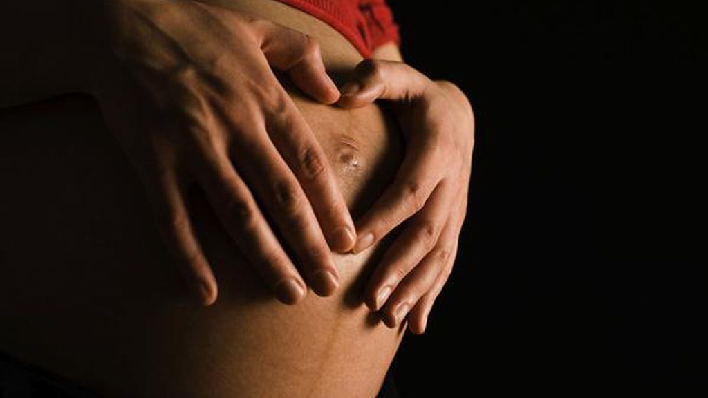 Una mujer blanca demanda a un banco de semen por inseminarla con el esperma de un hombre negro Una mujer blanca demanda a un banco de semen por inseminarla con el esperma de un hombre negro