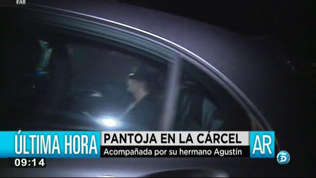 La cantante entró en prisión a las 07:54 de la mañana