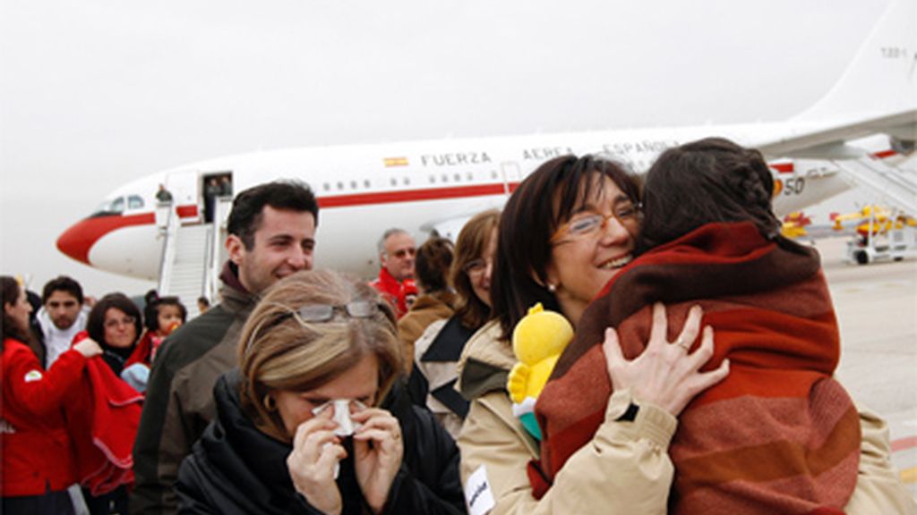 Primeros españoles repatriados