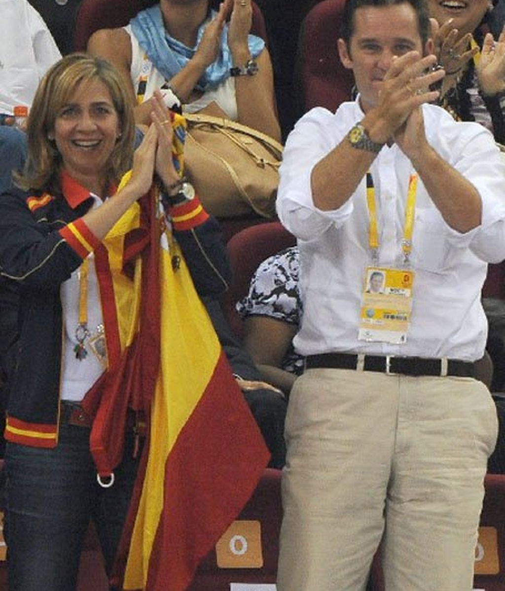 Los guiños futboleros de la Reina y familia