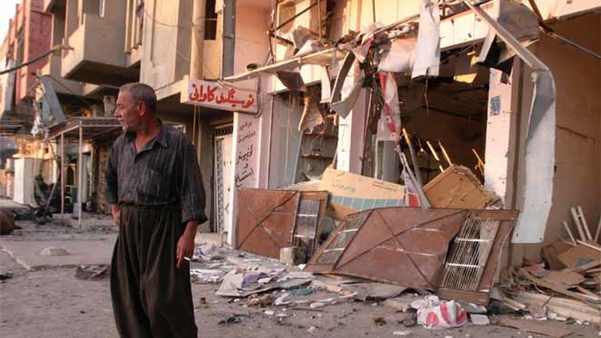 Destrozos de un atentado bomba en Kirkut, otra zona kurda de Irak