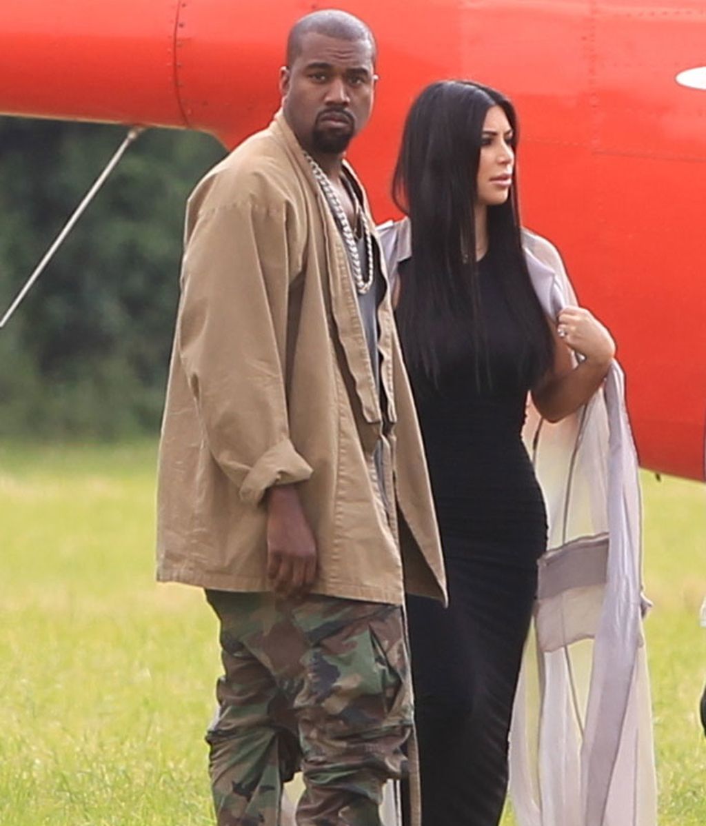 Kim Kardashian y Kanye West llegaron a Glastonbury en helicóptero