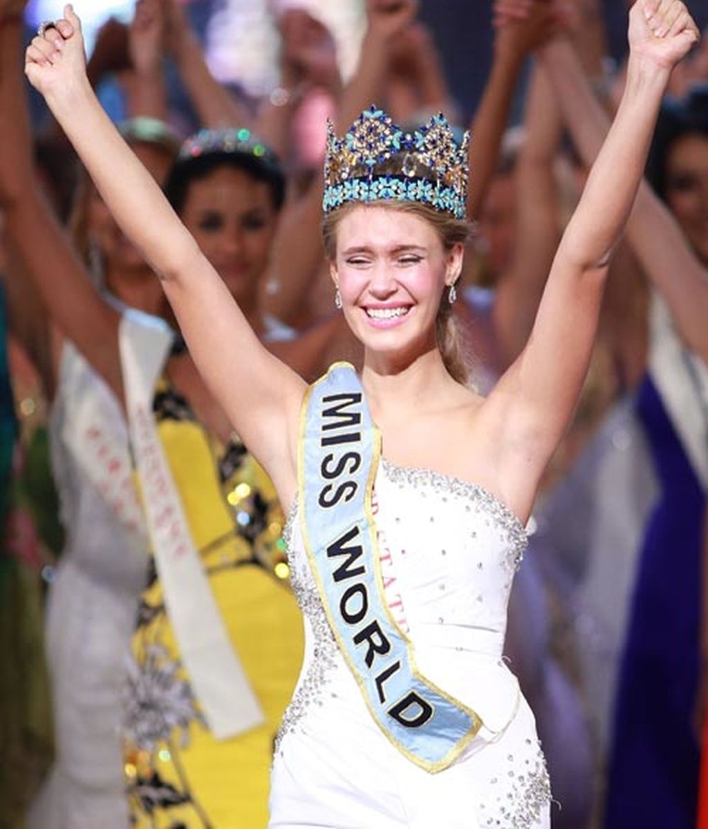 MISS ESTADOS UNIDOS EMOCIONADA POR SU VICTORIA COMO LA MUJER MÁS BELLA DEL MUNDO