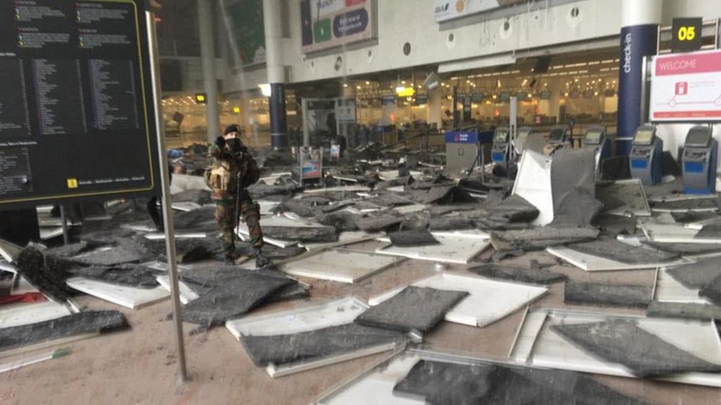 Tres explosiones desatan el pánico y el caos en Bruselas