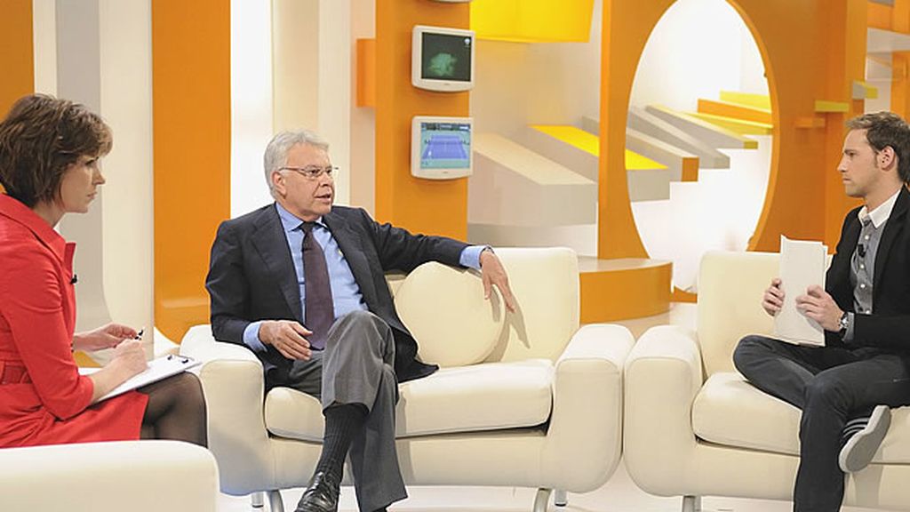 Gonzalo Miró, con Felipe González y Concha García Campoy