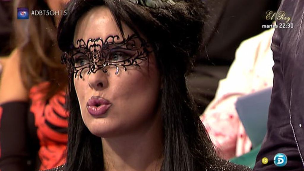 Las gradas del debate celebran Halloween