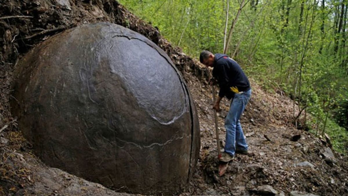 Descubren una esfera gigante en Bosnia