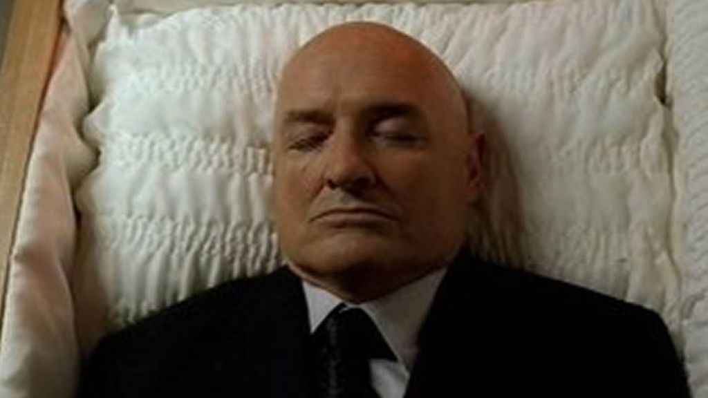 El momento en que vemos a Locke en el interior del ataúd