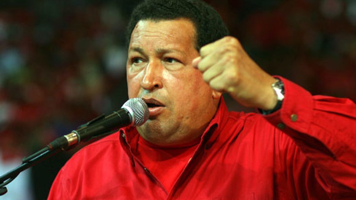 El presidente de Venezuela, Hugo Chávez ofrece un discurso durante el acto de inicio de campaña para la Enmienda constitucional del Partido Socialista Unido de Venezuela. Foto EFE