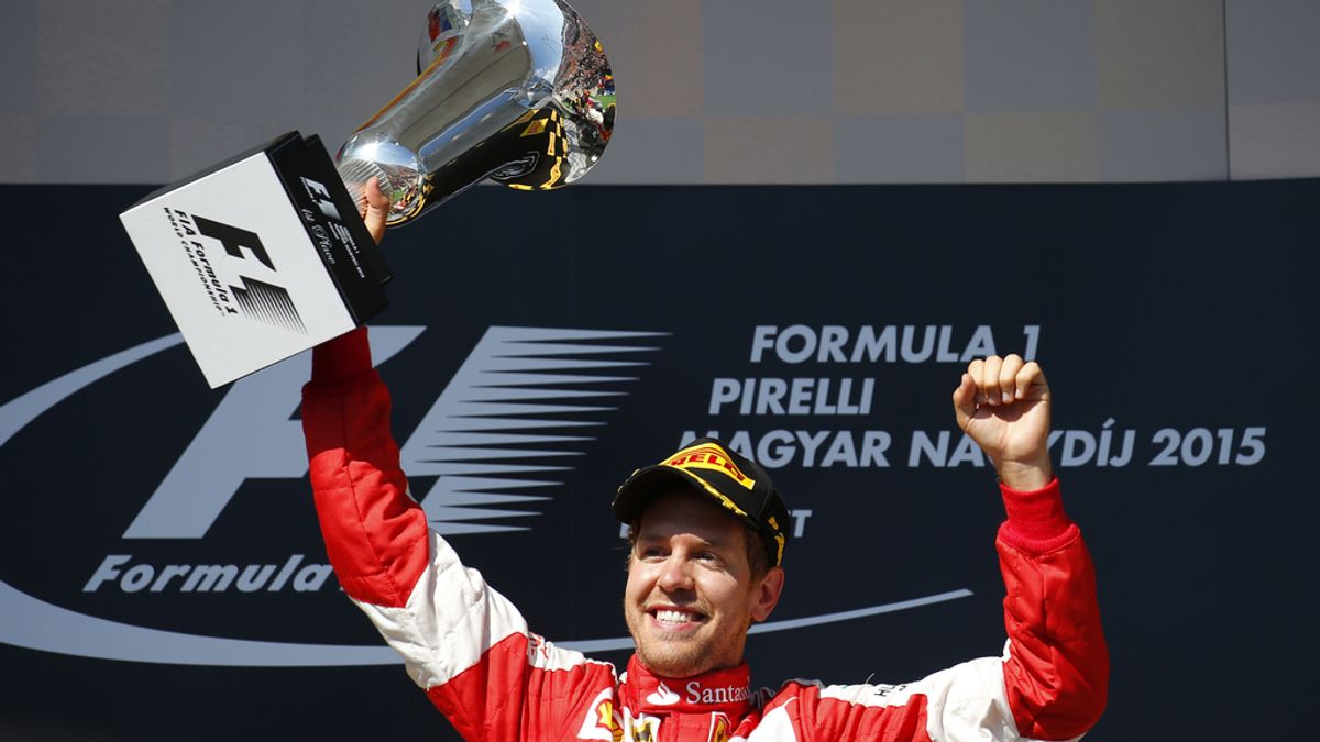 Vettel recupera el traje de campeón tras pescar en el río revuelto de Mercedes