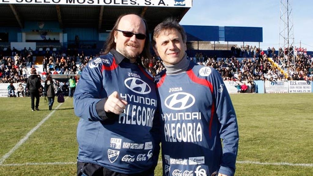 Bustamante y Maxi Iglesias, aficionados al fútbol solidario