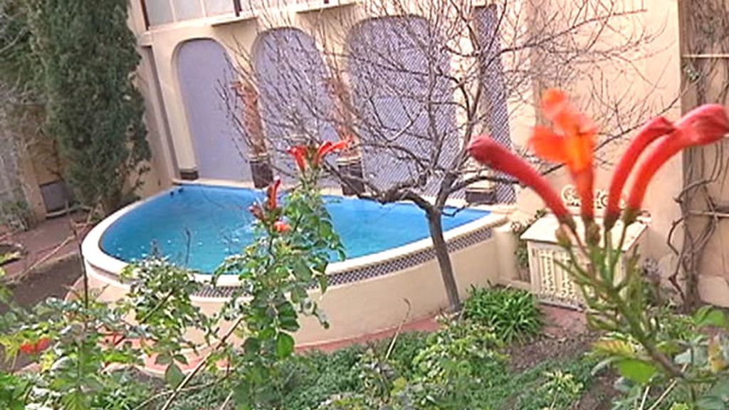 En este jardín tienen instalada una bonita fuente