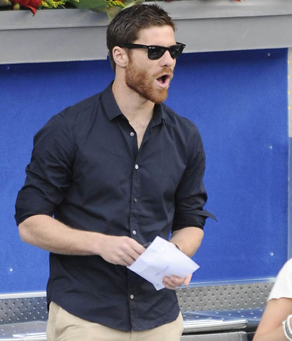 Los futbolistas llevan a sus novias al tenis