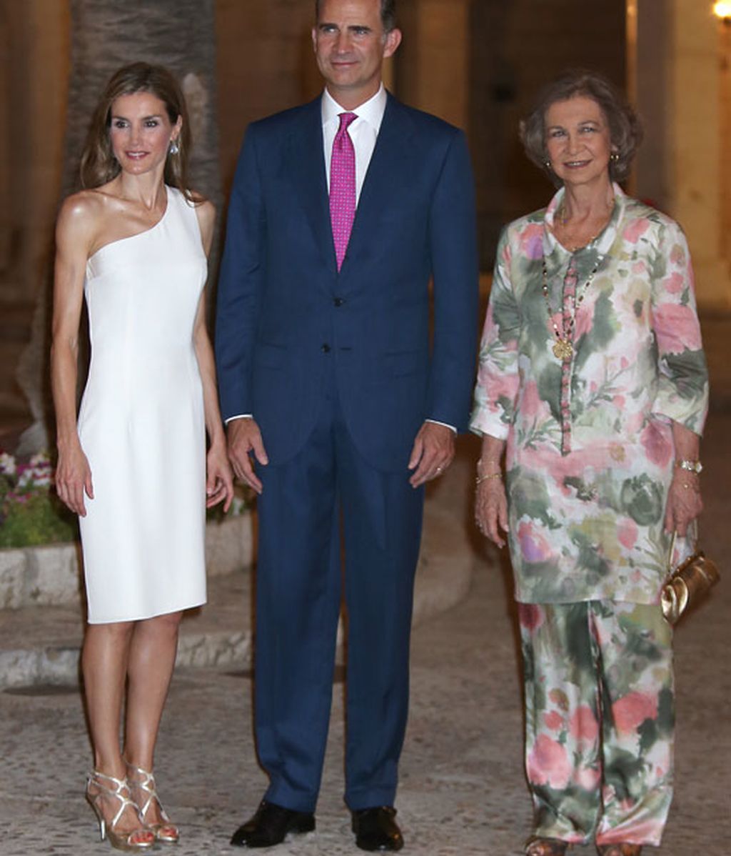 Familia Real y Mallorca, un dúo que triunfa: besamanos con la autoridades baleares