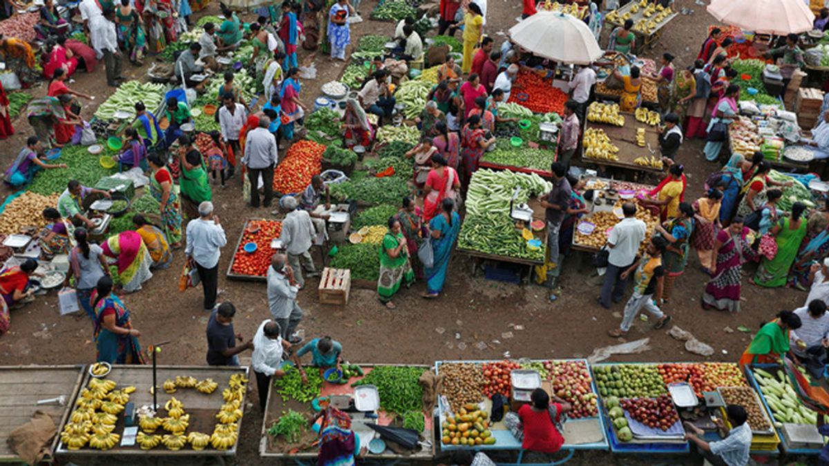 Mercadillo de frutas y verduras en la India