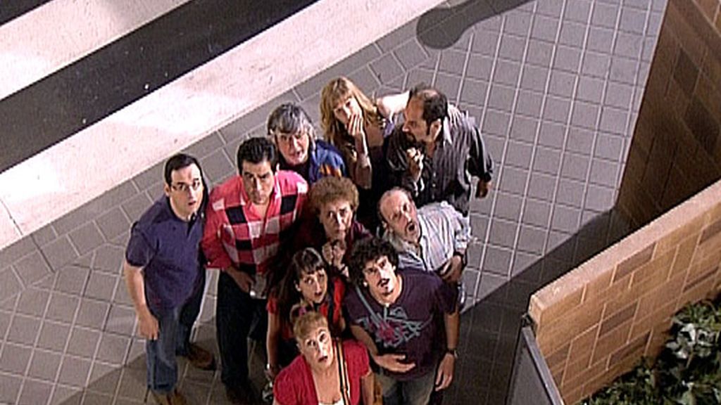 Cap. 11, T.2:  'Un datáfono, un suicida y un presidente en las últimas'