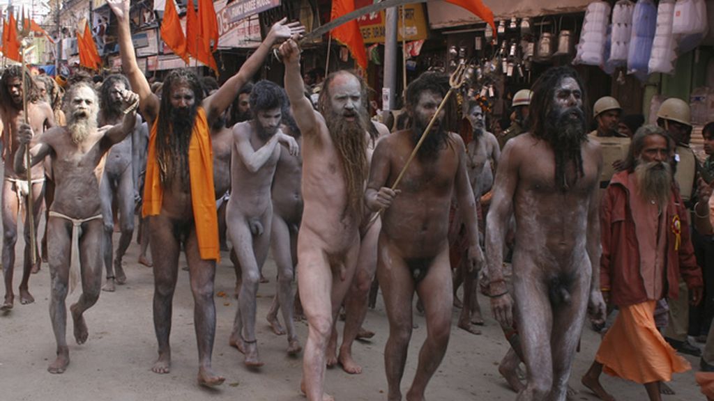 Los Naga Sadhus después del baño