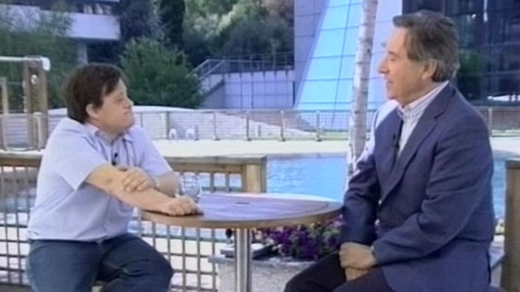 Iñaki Gabilondo entrevista a Pablo Pineda, actor y primer licenciado europeo con síndrome de down (2 de 2)