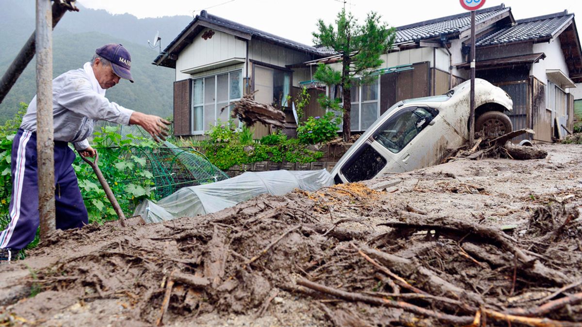 El tifón Neoguri deja tres muertos