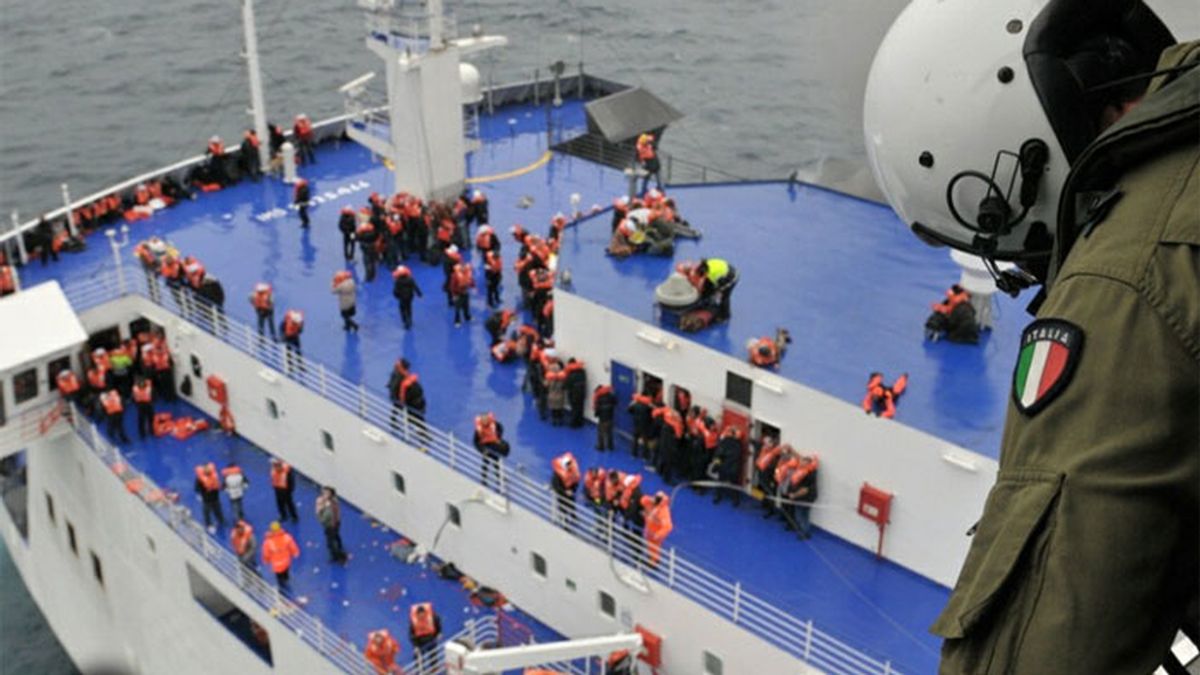 Más de 200 personas siguen a bordo del Norman Atlantic