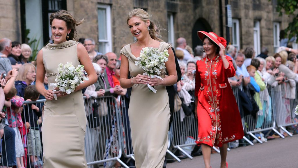 Lady Katie Valentine y Chelsy Davy, las damas de honor
