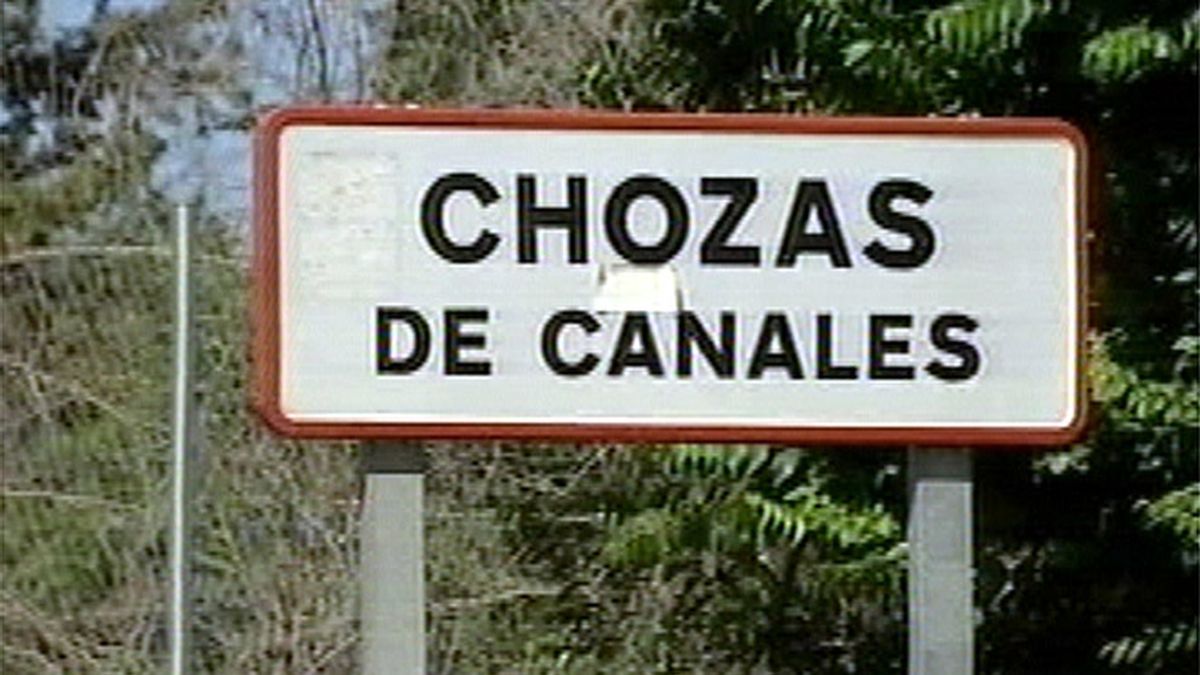 Cartel del pueblo Chozas de Canales, en Toledo