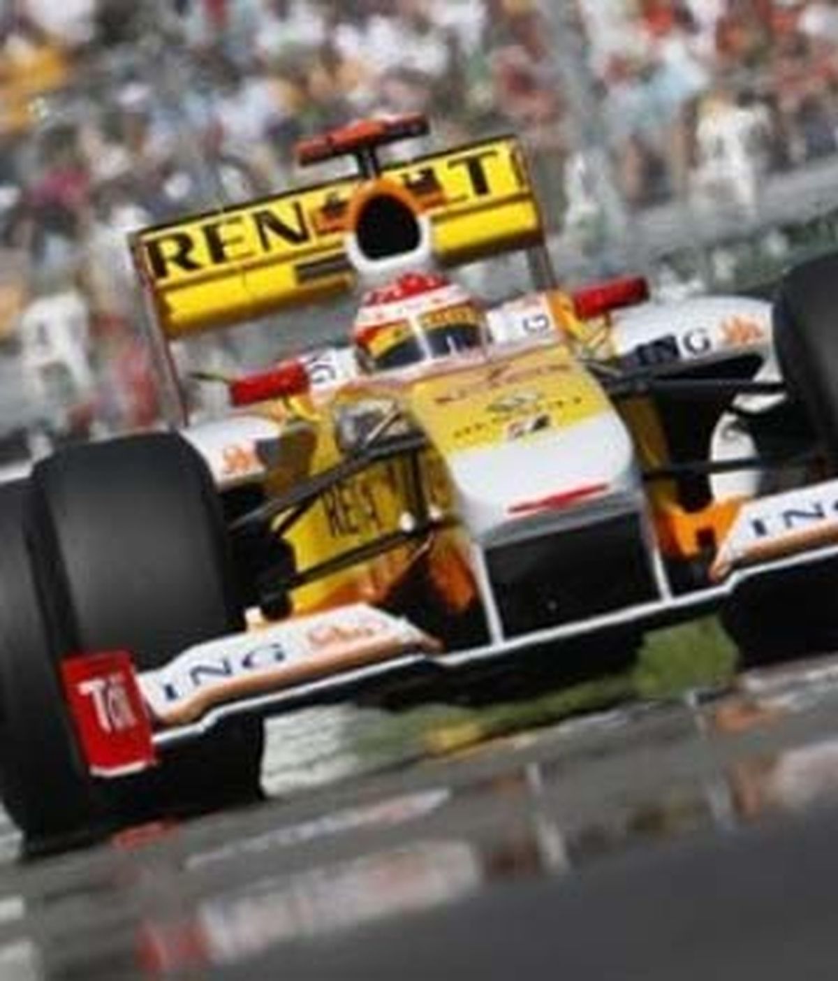 Alonso, a los mandos del Renault en Australia. Foto: EFE