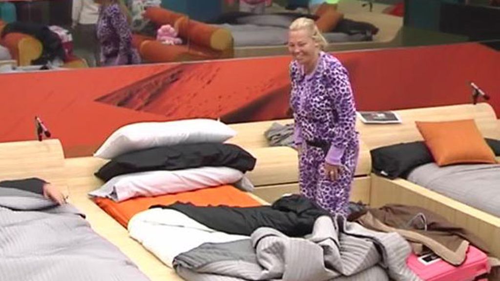 Luce un pijama con estampado animal