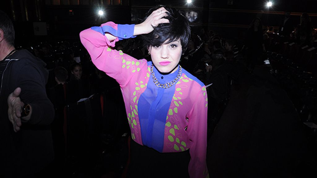 Cantante, actriz, presentadora... Angy no para. Ayer acudió al estreno de "Musarañas" con esta blusa de Amén Style