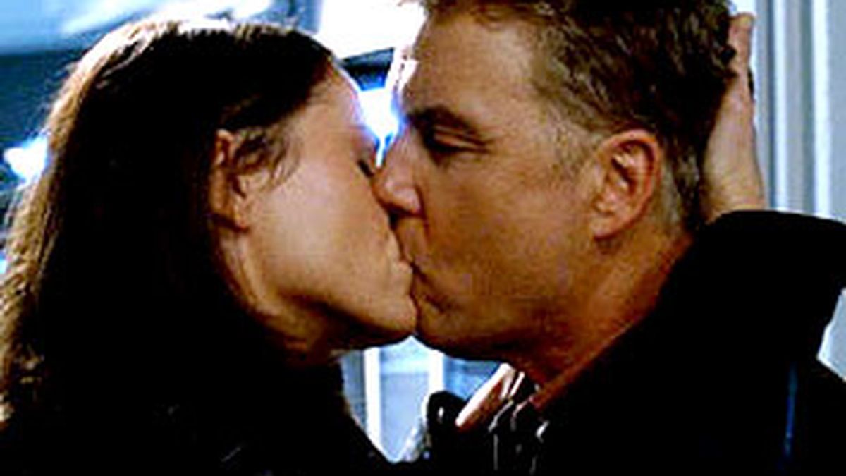El primer beso (que sepamos) de Grissom y Sara