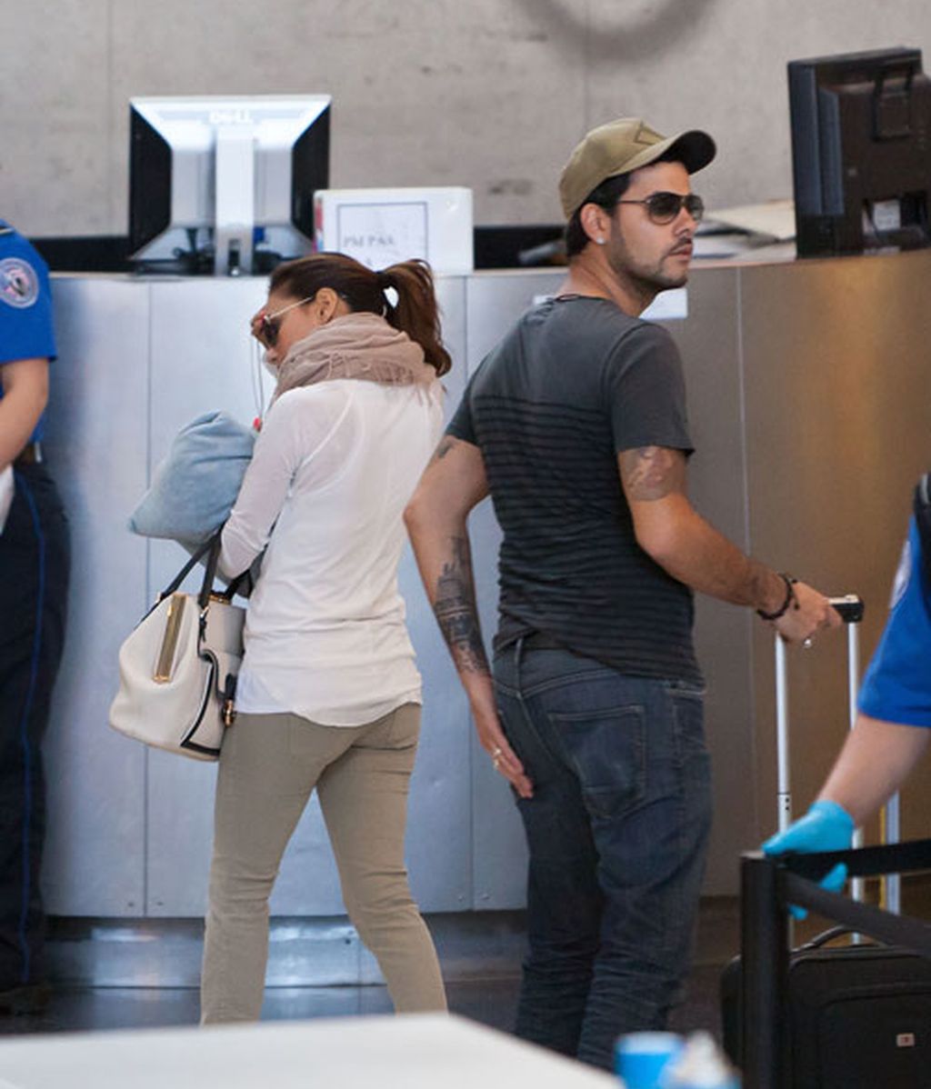 Eva y Eduardo. La pareja se va de viaje